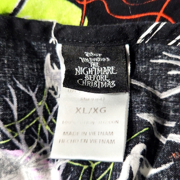 Disney The Nightmare Before Christmas Tim Burton Nurse Scrubs Size XL - Picture 9 of 11